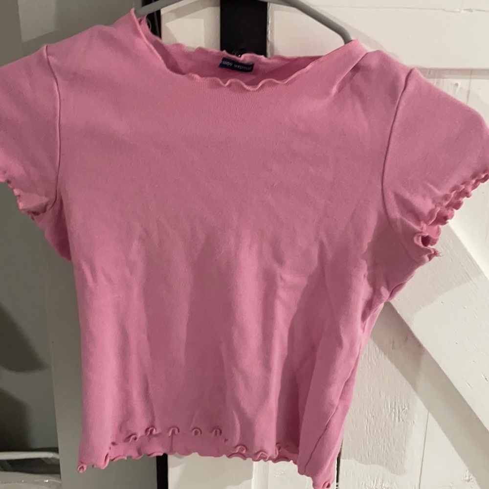Brandt Melville pink scalloped tee